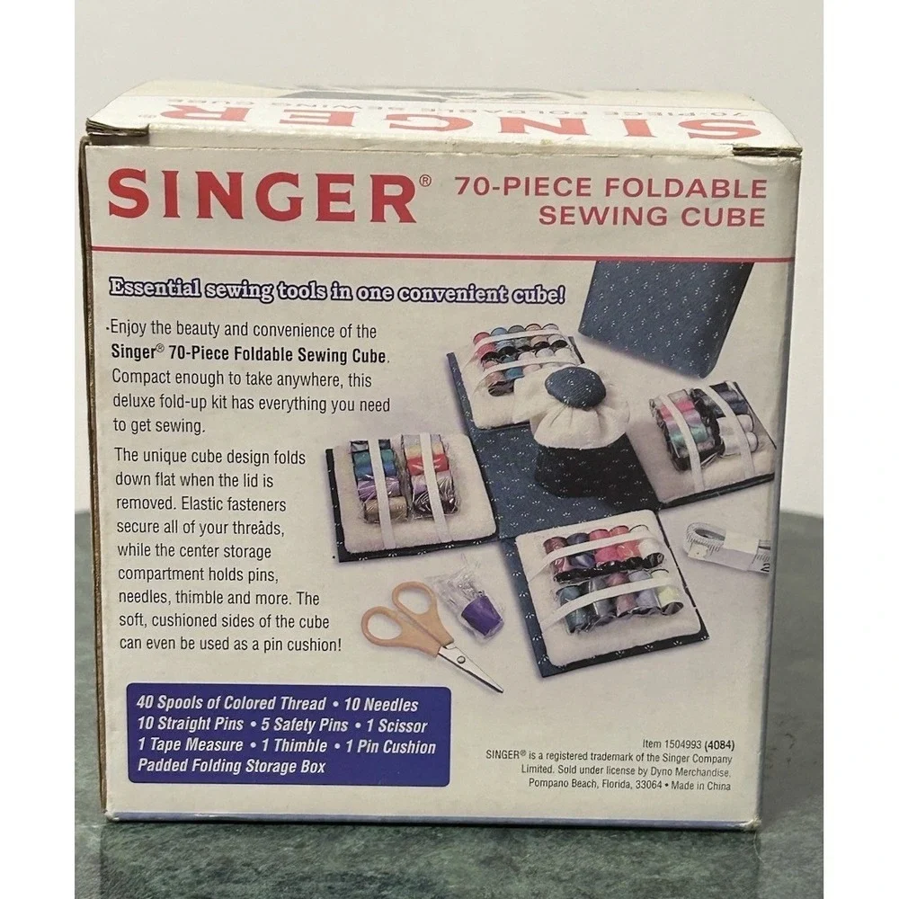 Singer 70 Piece Foldable Sewing Cube Green Calico Fabric Travel Kit 1504993